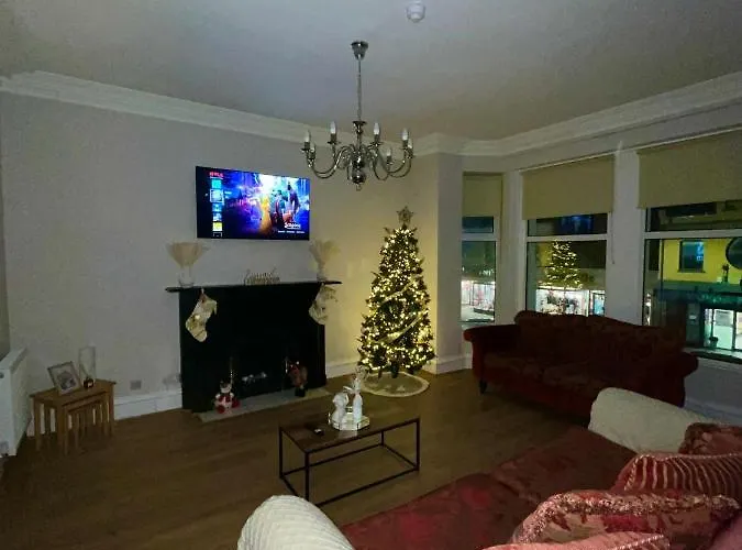 57 Main Street Newcastle Luxury Central Apartment